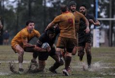 Foto de la galería: En medio de la lluvia y con final polémico, Capri cayó ante Curne
