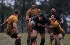 Foto de la galería: En medio de la lluvia y con final polémico, Capri cayó ante Curne
