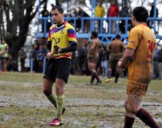 Foto de la galería: En medio de la lluvia y con final polémico, Capri cayó ante Curne