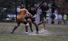 Foto de la galería: En medio de la lluvia y con final polémico, Capri cayó ante Curne
