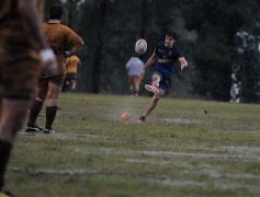 Foto de la galería: En medio de la lluvia y con final polémico, Capri cayó ante Curne