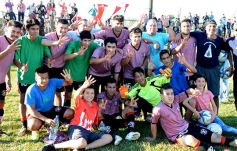 Foto de la galería: Sporting le dio una alegría futbolística a Santo Pipó
