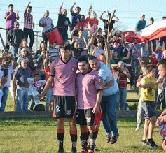 Foto de la galería: Sporting le dio una alegría futbolística a Santo Pipó