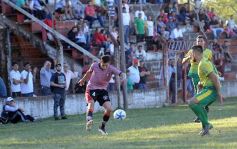 Foto de la galería: Sporting le dio una alegría futbolística a Santo Pipó