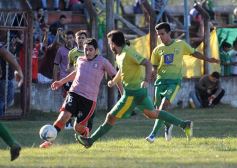 Foto de la galería: Sporting le dio una alegría futbolística a Santo Pipó