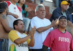 Foto de la galería: Sporting le dio una alegría futbolística a Santo Pipó