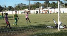 Foto de la galería: Sporting le dio una alegría futbolística a Santo Pipó
