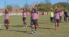 Foto de la galería: Sporting le dio una alegría futbolística a Santo Pipó