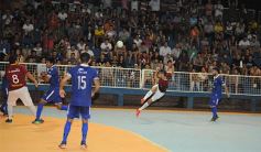 Foto de la galería: Futsal: Plastimí lo dio vuelta y se quedó con el primer partido de la serie final