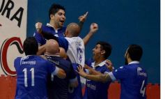 Foto de la galería: Futsal: Plastimí lo dio vuelta y se quedó con el primer partido de la serie final