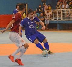 Foto de la galería: Futsal: Plastimí lo dio vuelta y se quedó con el primer partido de la serie final