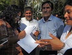 Foto de la galería: El Pays presentó su oferta electoral en la plaza 9 de Julio