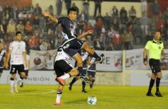 Foto de la galería: Un tropezón no es caída: debut de Guaraní en el Federal A