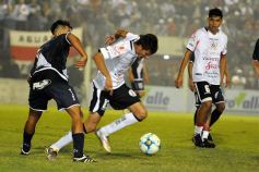 Foto de la galería: Un tropezón no es caída: debut de Guaraní en el Federal A