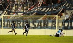 Foto de la galería: Un tropezón no es caída: debut de Guaraní en el Federal A