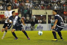 Foto de la galería: Un tropezón no es caída: debut de Guaraní en el Federal A