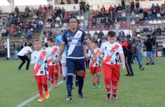 Foto de la galería: Un tropezón no es caída: debut de Guaraní en el Federal A