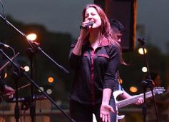 Foto de la galería: Multitudinario acto de lanzamiento de "Crecer Mejor", en El Brete