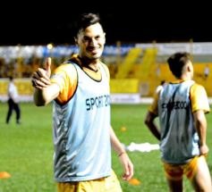 Foto de la galería: Buen triunfo de Crucero ante el histórico Chaco For Ever