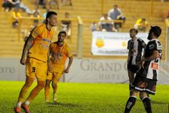 Foto de la galería: Buen triunfo de Crucero ante el histórico Chaco For Ever