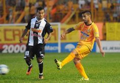 Foto de la galería: Buen triunfo de Crucero ante el histórico Chaco For Ever