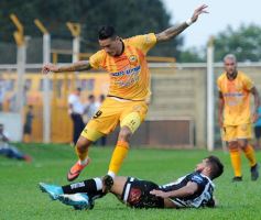 Foto de la galería: Buen triunfo de Crucero ante el histórico Chaco For Ever