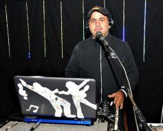 Foto de la galería: Mega Fiesta Retro en el club Centro de Cazadores