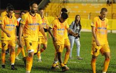 Foto de la galería: Primera caída del Colectivero en el Federal A