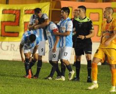 Foto de la galería: Primera caída del Colectivero en el Federal A