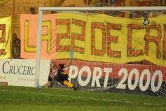 Foto de la galería: Primera caída del Colectivero en el Federal A