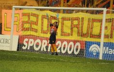 Foto de la galería: Primera caída del Colectivero en el Federal A