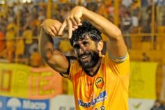 Foto de la galería: Primera caída del Colectivero en el Federal A