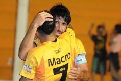 Foto de la galería: Primera caída del Colectivero en el Federal A