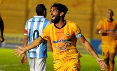 Foto de la galería: Primera caída del Colectivero en el Federal A