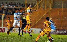 Foto de la galería: Primera caída del Colectivero en el Federal A