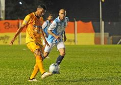 Foto de la galería: Primera caída del Colectivero en el Federal A