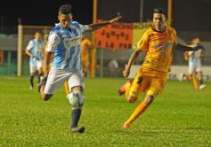 Foto de la galería: Primera caída del Colectivero en el Federal A