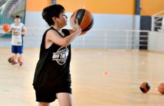 Foto de la galería: Fiesta de Educación Física del Colegio del Carmen en el Finito Gehrmann