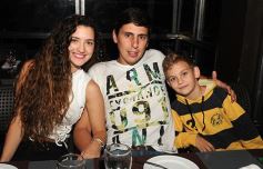 Foto de la galería: Noche de sábado en Itakuá, encuentro de familias, amigos y parejas