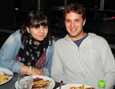 Foto de la galería: Noche de sábado en Itakuá, encuentro de familias, amigos y parejas