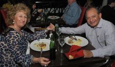 Foto de la galería: Noche de sábado en Itakuá, encuentro de familias, amigos y parejas