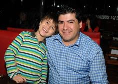 Foto de la galería: Noche de sábado en Itakuá, encuentro de familias, amigos y parejas