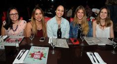 Foto de la galería: Noche de sábado en Itakuá, encuentro de familias, amigos y parejas