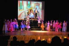 Foto de la galería: Talentos presentó Cenicienta en Posadas