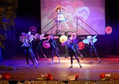 Foto de la galería: Talentos brilló con Alicia en el País de las Maravillas