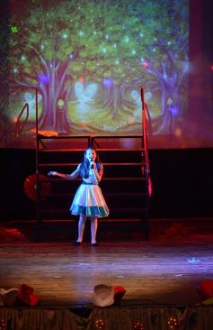 Foto de la galería: Talentos brilló con Alicia en el País de las Maravillas