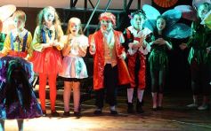 Foto de la galería: Talentos brilló con Alicia en el País de las Maravillas