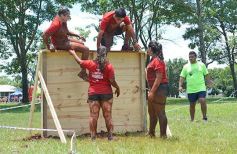 Foto de la galería: Primera prueba de carrera inclusiva en barro en el Centro de Cazadores