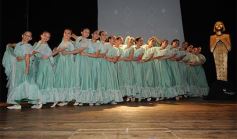Foto de la galería: La Murga de la Estación se llevó el premio Consagración de los Arandú