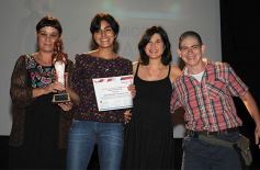 Foto de la galería: La Murga de la Estación se llevó el premio Consagración de los Arandú
